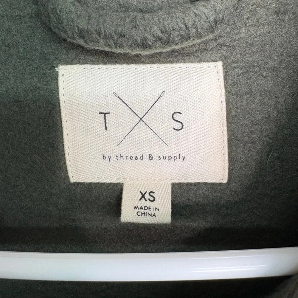 Thread & Supply Fleece Button Up Jacket Shacket Size XS Green‎ Cozy Oversized